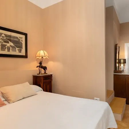 Villa Caterina 8, Emma *